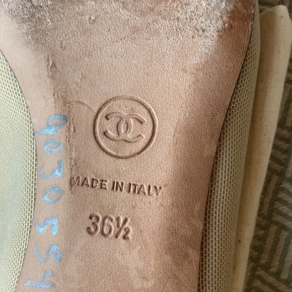 Gold and black Chanel metallic flats - Picture 7 of 7